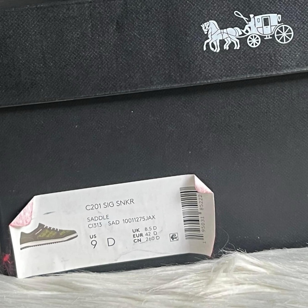 C201 - Coach Sneaker in Signature Canvas - Picture 13 of 14